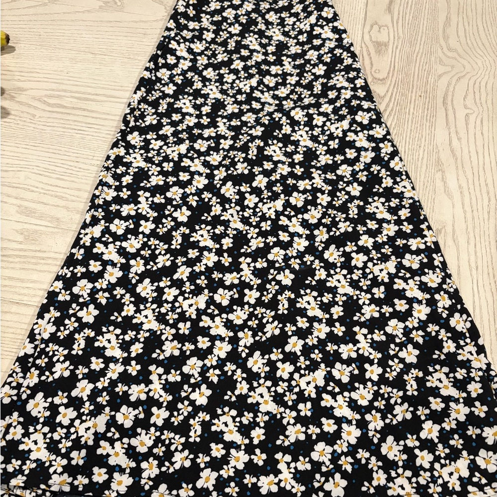 SHEIN Curve Black Floral Dress with White /Yellow Daisies   Size 0XL=size 12-14